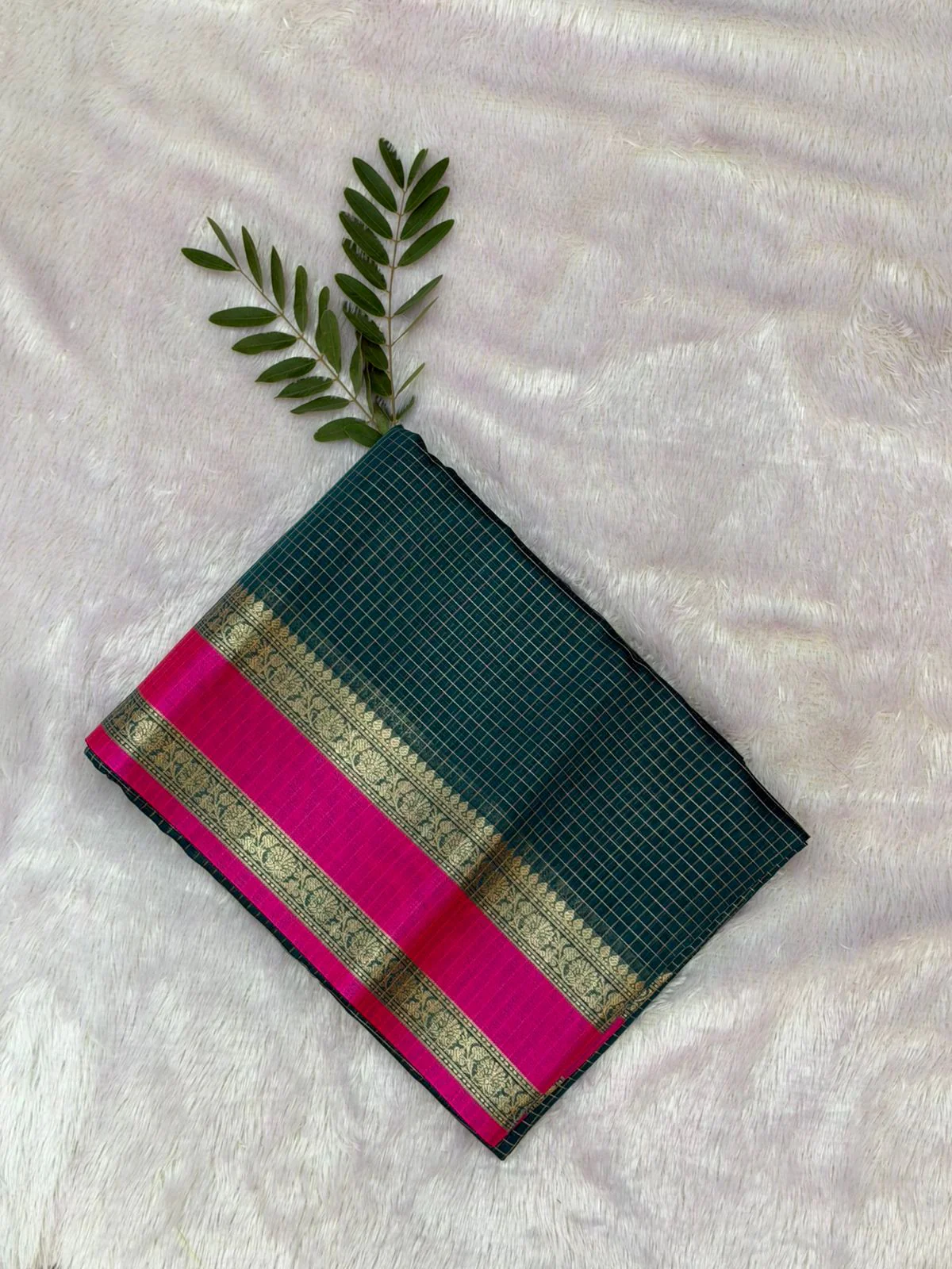 Namarata South Indian Pattern Saree - Bottle Green