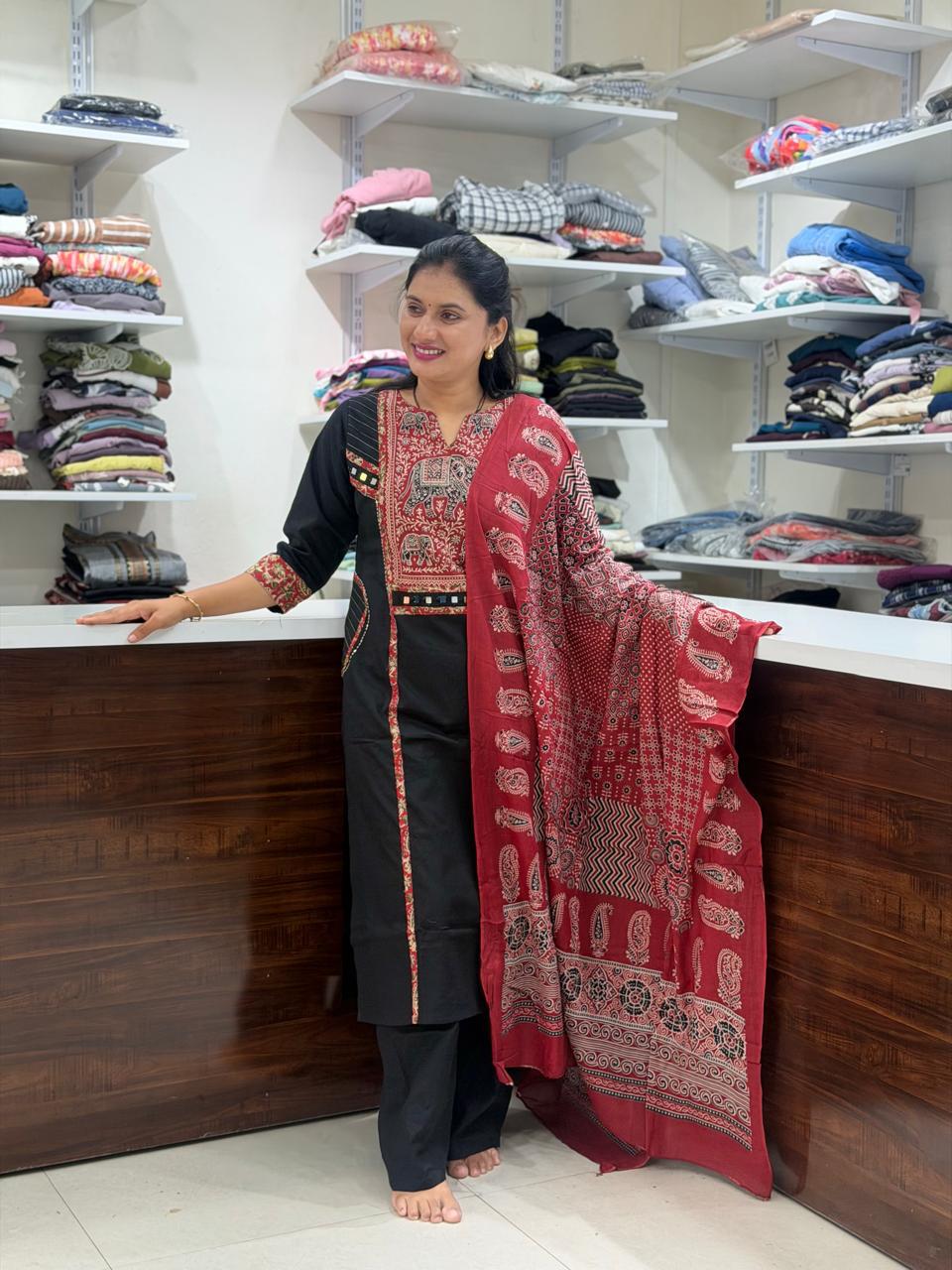 Tanuja_Black - Image 3